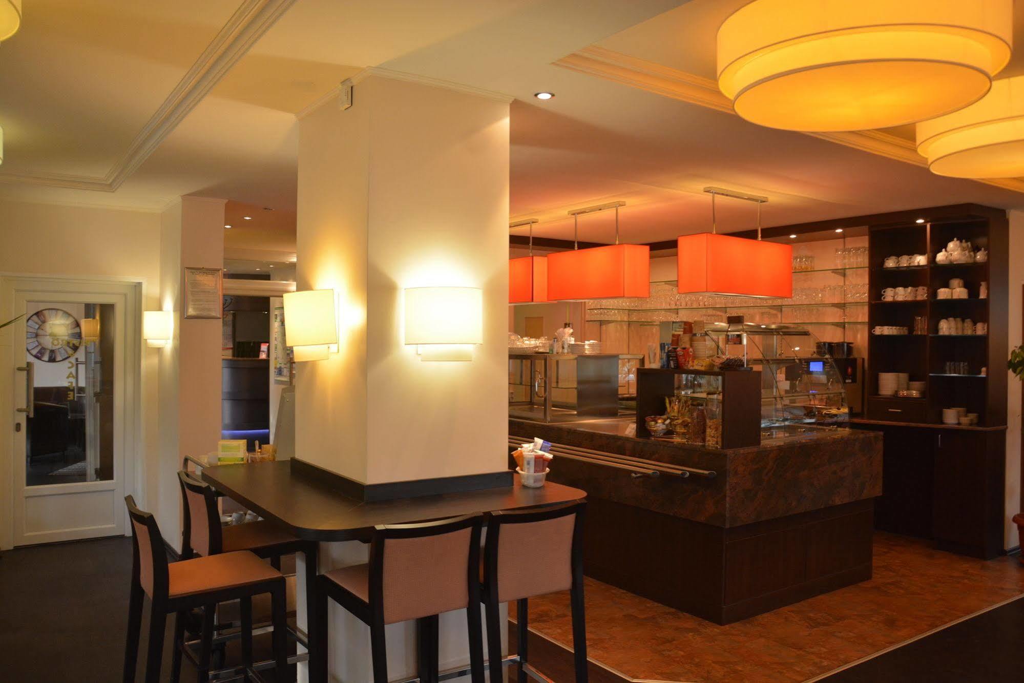 Hotel Oyten Am Markt Екстериор снимка